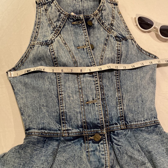 Super cute vintage denim peplum dress, 7 - Picture 6 of 13